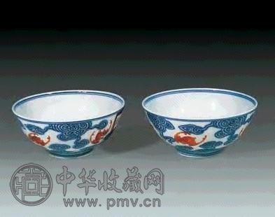 清光绪 青花红蝠碗(2件)