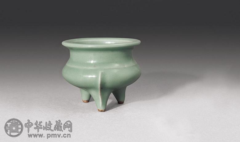 宋 龙泉鬲式小炉