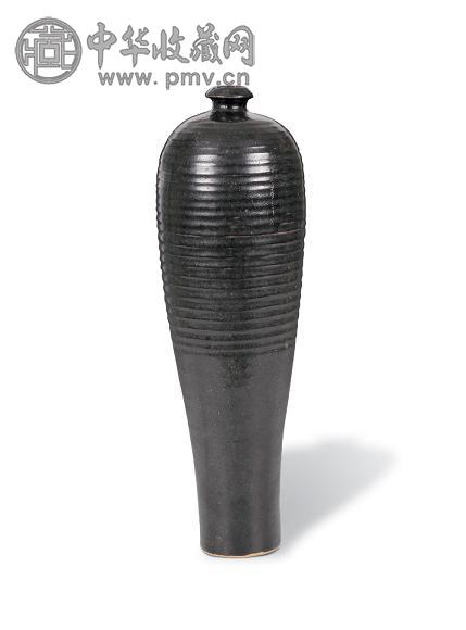 宋 定窑黑釉弦纹小口棒槌瓶