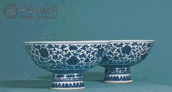 清 青花缠枝花卉纹高足碗(1对)