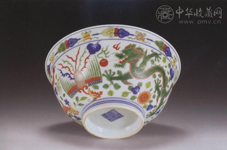 清嘉庆 五彩龙凤碗