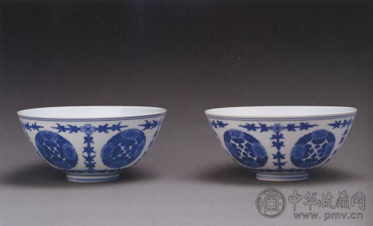 清雍正 青花团菊纹碗(1对)