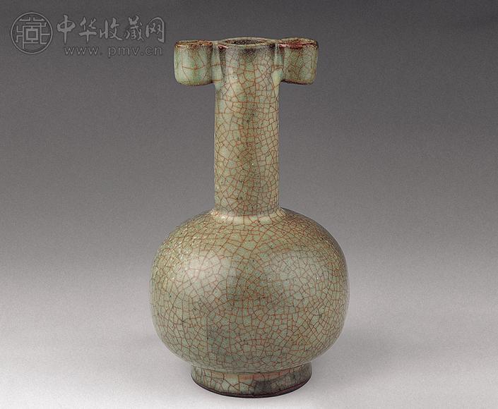 宋-元 龙泉官釉贯耳瓶