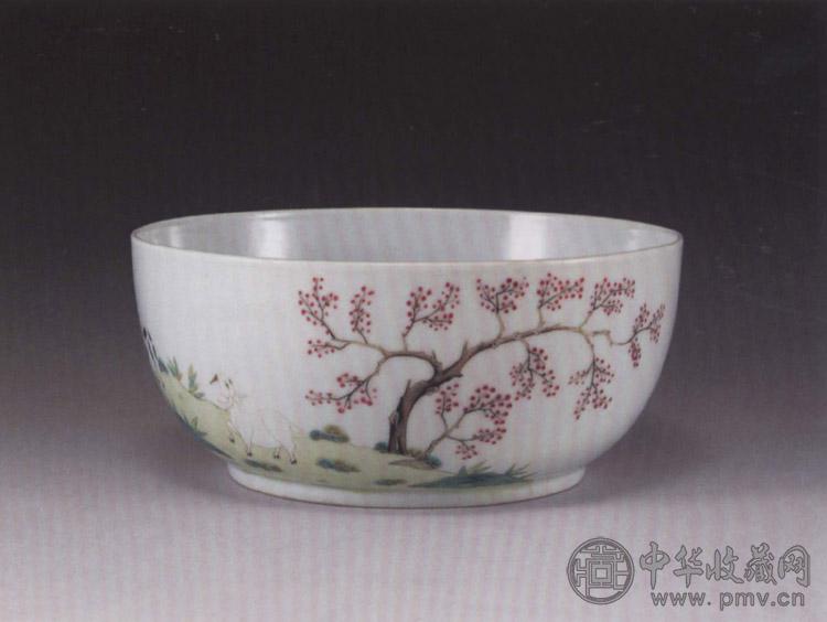 清道光 粉彩三羊开泰墩式碗