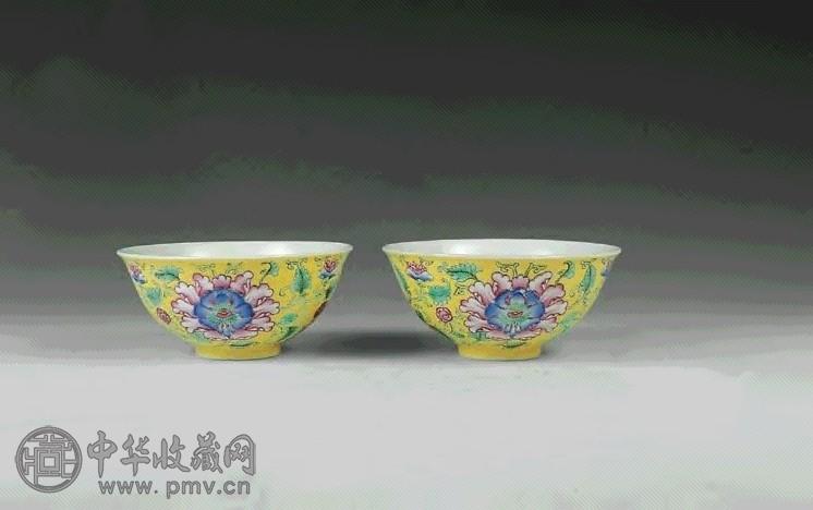 民国 黄地粉彩宝相花碗 一对