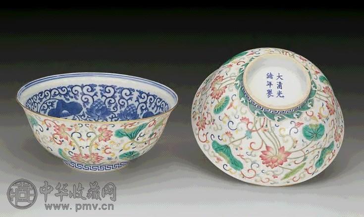 清光绪 内青花外粉彩莲纹碗(1对)