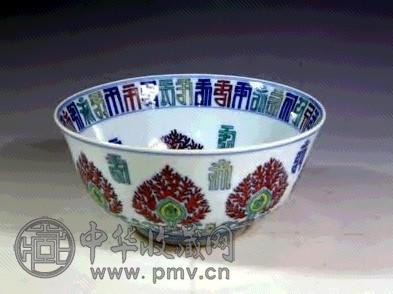 清乾隆 斗彩大碗