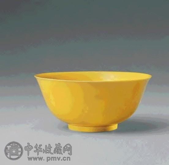清道光 鸡油黄釉碗