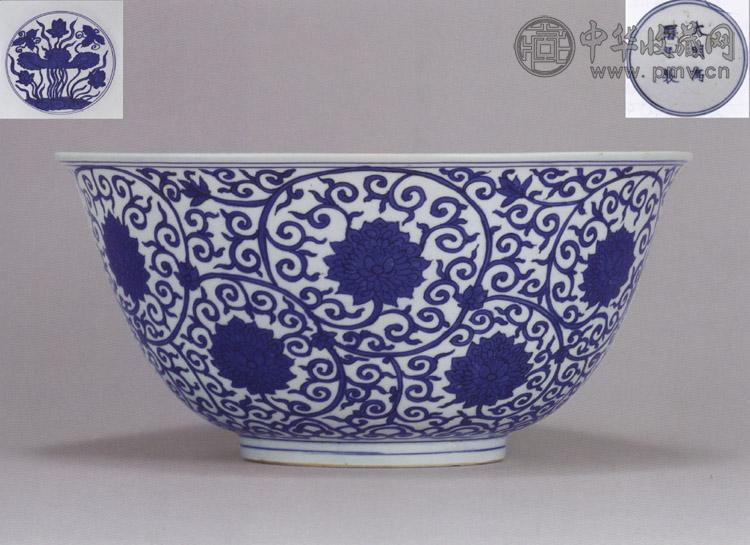 明万历 青花缠枝莲纹大碗