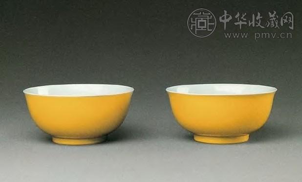 清乾隆 鸡油黄釉碗(1对)