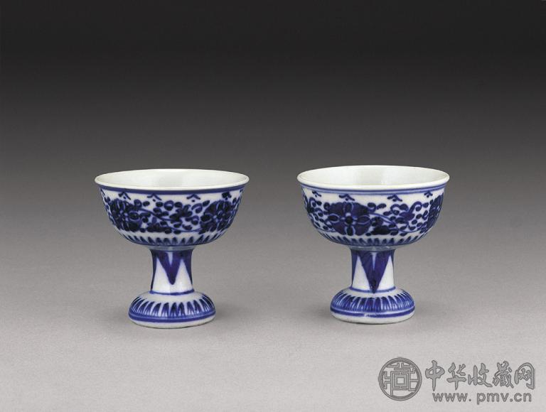 清乾隆 青花缠枝莲纹高足杯(1对)