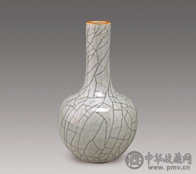 清 仿哥釉小天球瓶 清 仿哥釉小天球瓶