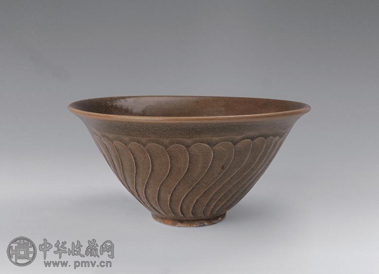 宋 耀州窑刻花菊瓣纹大碗