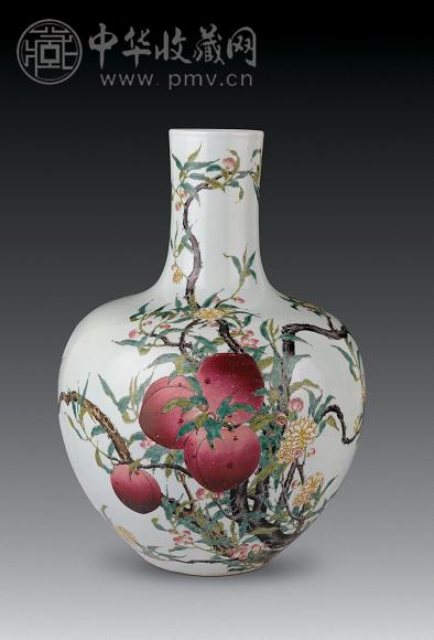 清末 粉彩九桃天球瓶