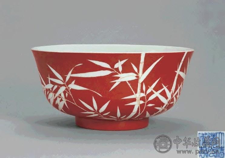 清道光 珊瑚红地留白竹树纹碗