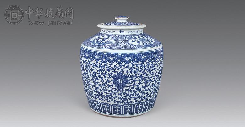 清嘉庆 青花缠枝莲纹开光花卉盖罐