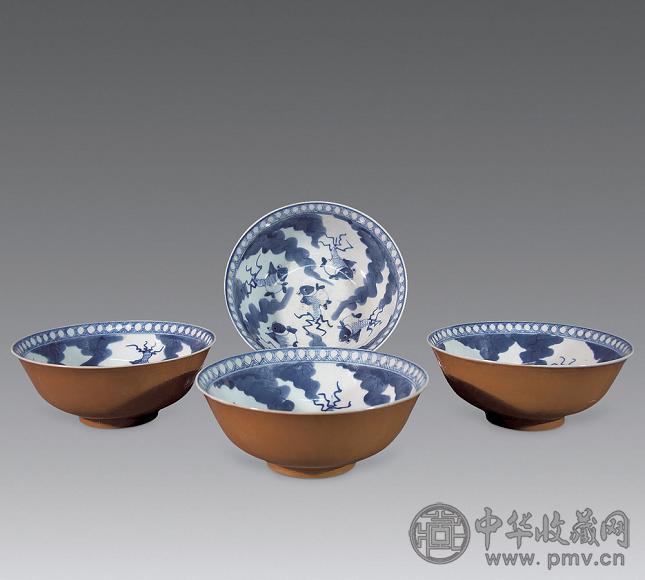 清 外酱釉内青花碗(4只) 清 外酱釉内青花碗(4只)