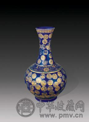 清光绪 祭蓝描金皮球花赏瓶 清光绪 祭蓝描金皮球花赏瓶