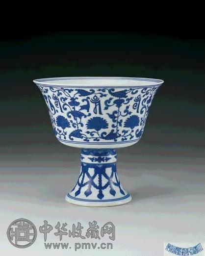 清乾隆 青花花卉梵纹高足碗