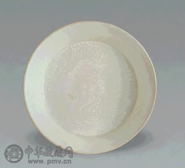 宋 定窑暗刻云龙纹折沿盘(1件)