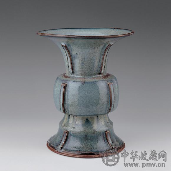 宋 钧窑天青釉出戟尊