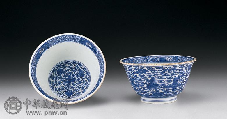 清康熙 青花云鹤八宝纹碗(2件)