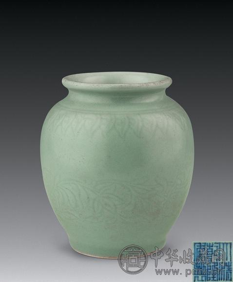清乾隆 冬青釉暗花罐
