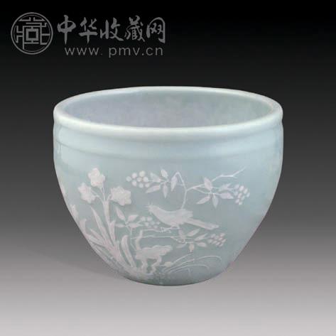 清 豆青白花缸 清 豆青白花缸