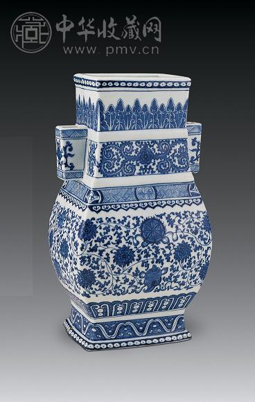 清中期 青花缠枝花卉八宝贯耳方瓶