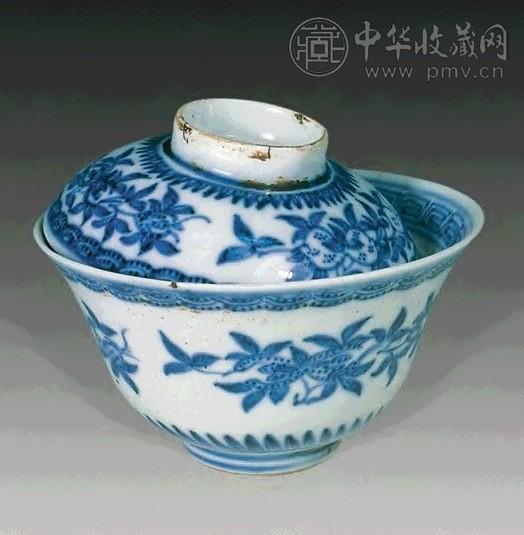 清乾隆 青花三果盖碗