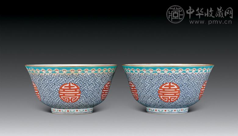 清 蓝料红彩团寿碗(2件)