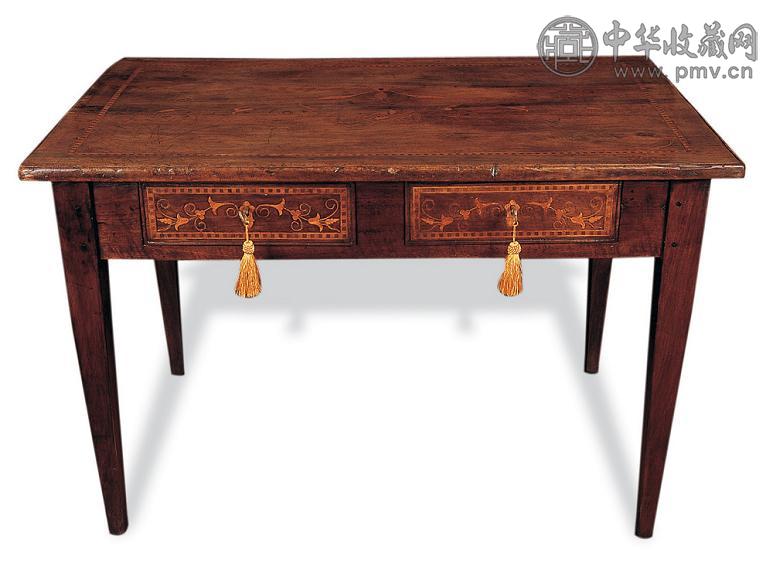 十八世纪中期的匈牙利桌子 十八世纪中期的匈牙利桌子