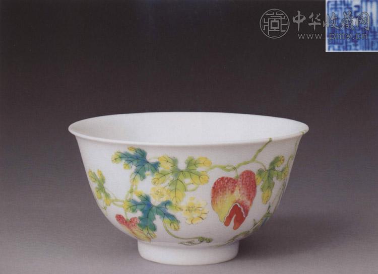 清乾隆 粉彩籁瓜纹碗