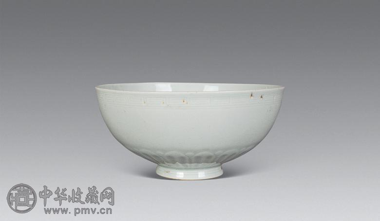 清乾隆 白釉鸡心碗