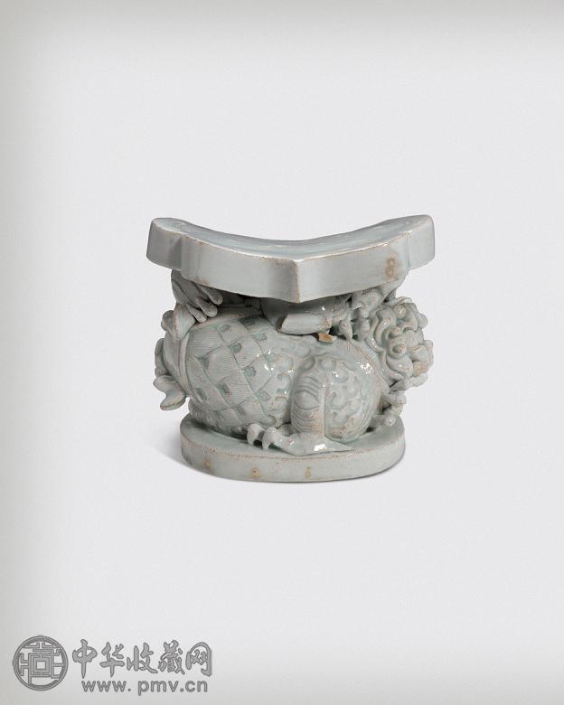 北宋 景德镇窑青白釉螭龙枕