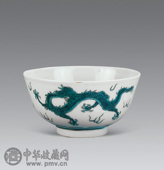 清 白釉绿龙纹碗 清 白釉绿龙纹碗