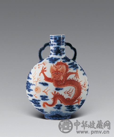 清乾隆 青花矾红龙纹小扁瓶