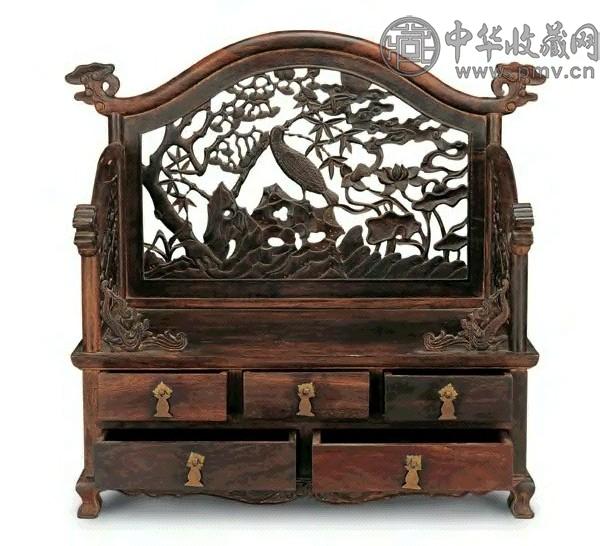 清 梓檀镂雕一品清廉纹镜台 清 梓檀镂雕一品清廉纹镜台