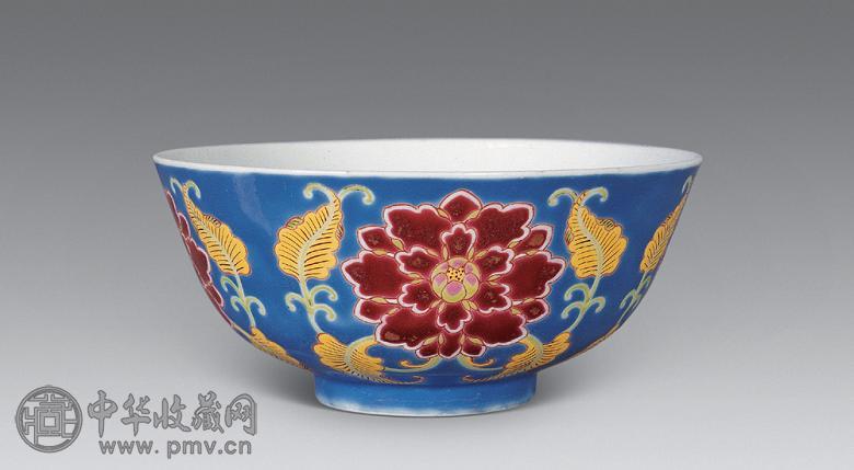 清 珐琅彩花卉碗 清 珐琅彩花卉碗