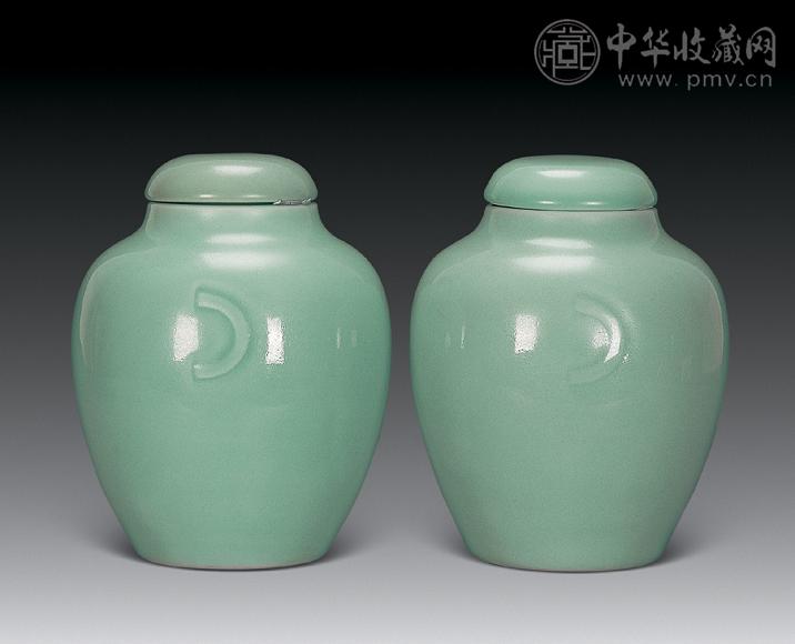 清道光 豆青日月罐(1对)