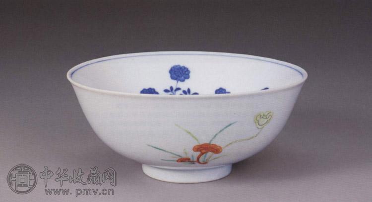 清道光 粉彩青花花卉纹碗