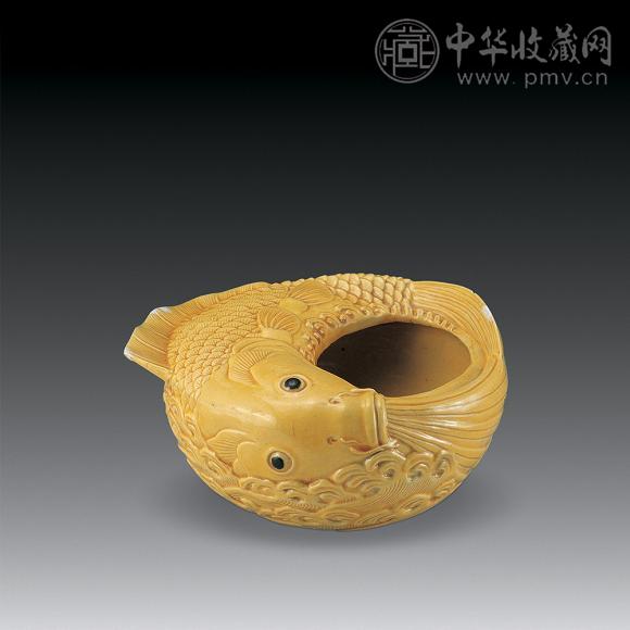 清 黄釉海水鱼形洗