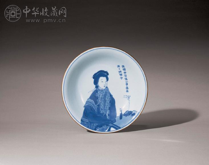 十七世纪 青花“美人”图盘