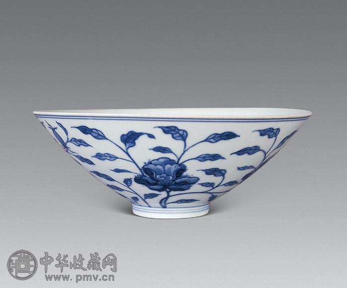 清康熙 青花缠枝花卉斗笠碗
