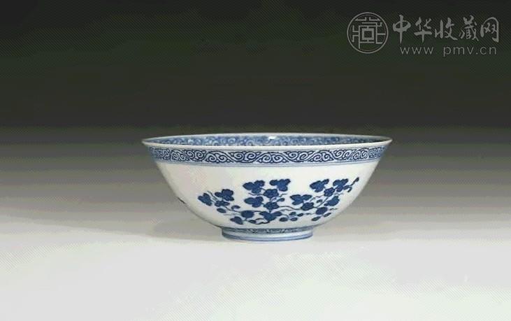 清同治 青花三多碗