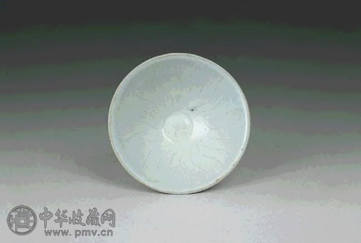 宋 白釉荷花小碗