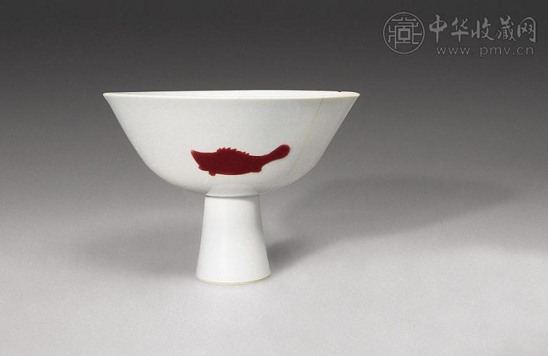 清雍正 釉里红三鱼高足碗