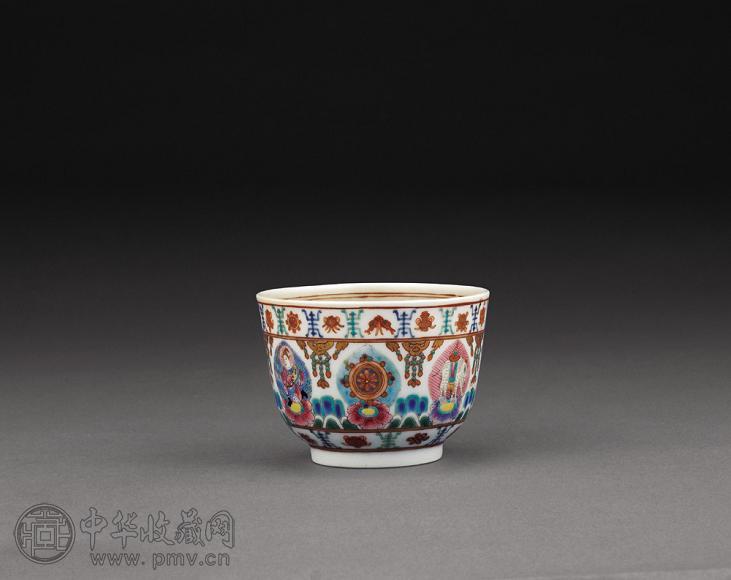 清同治 粉彩描金人物小杯