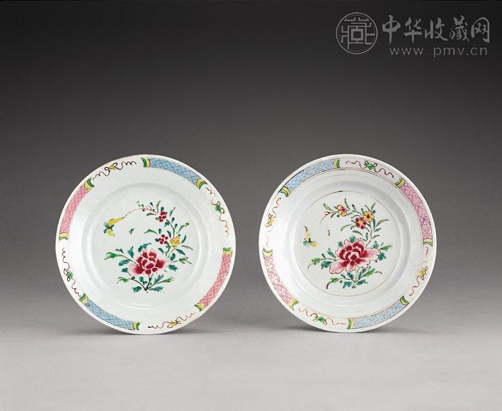 清雍正 粉彩花蝶图盘(1对) 清雍正 粉彩花蝶图盘(1对)