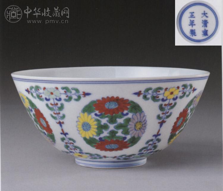 清雍正 斗彩花卉纹碗